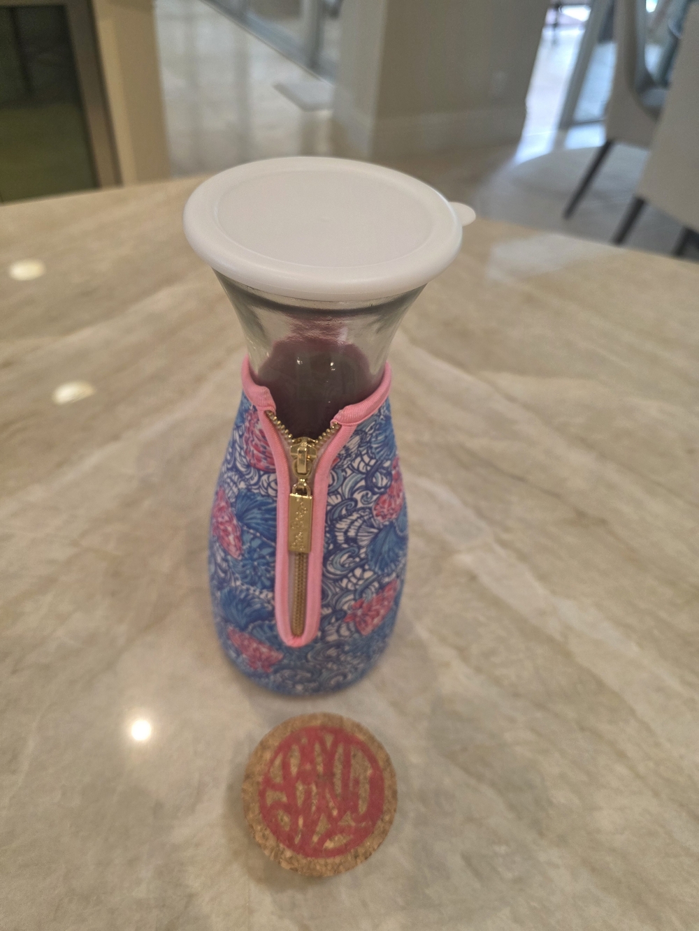 Lilly Pullizer - Bottle &  Neopren Sleeve (Pink Trim and Blue Floral Pattern) - Picture 5 of 6